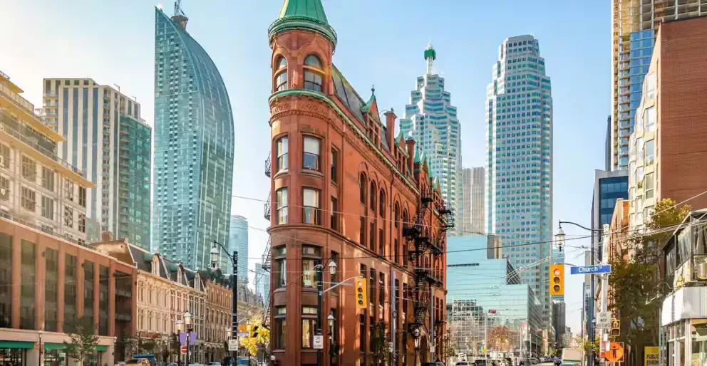 Airbnb Cleaning in Toronto & the GTA: The Host’s Guide to Spotless 5-Star Turnovers (2026)