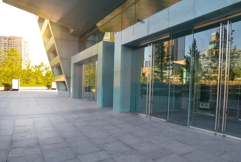 Storefront Window Cleaning (Entrances & Retail Glass) in Toronto & GTA