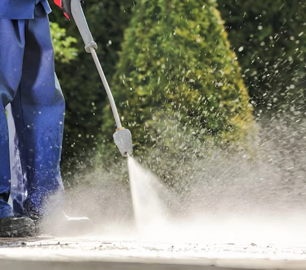 Driveway Cleaning (Pressure Washing) in Toronto & GTA – Residential and Commercial
