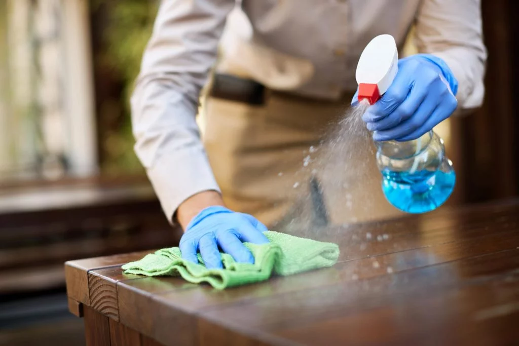 Restaurant & Café Cleaning: Front-of-House Shine and Kitchen Hygiene